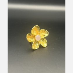 Blomsterring med mat rosa glas