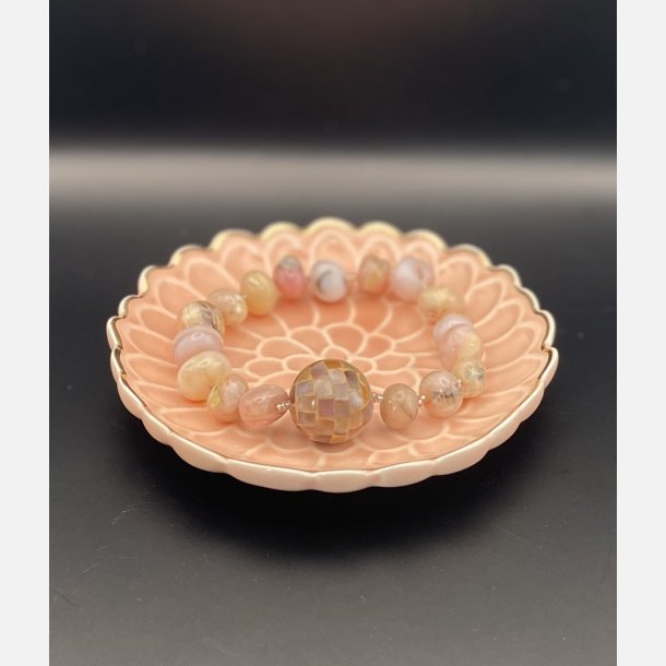 Armb�nd m/pink opal og perlemor i mosaik