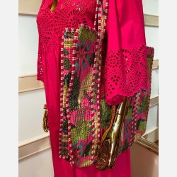 Pink maxikjole i Broderie Anglaise