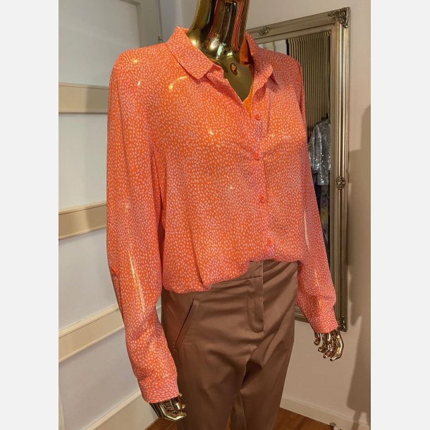 L�kker let skjortebluse