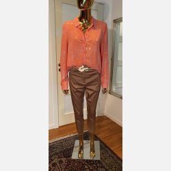 L�kker let skjortebluse